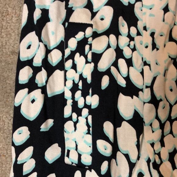 Vintage Diane Von Furstenberg 100% silk iconic wrap dress/cover-up | Size 6 - Picture 12 of 12